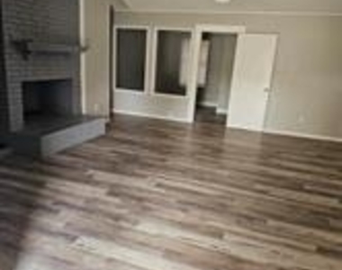 6530 Talbot Parkway - Photo Thumbnail 3