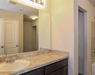 5505 Shore Point Trail - Photo Thumbnail 7