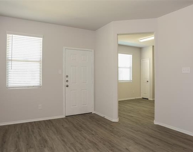 5505 Shore Point Trail - Photo Thumbnail 3