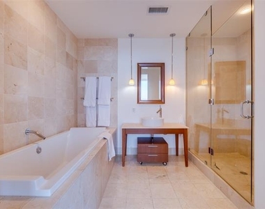 2200 Victory Avenue - Photo Thumbnail 4