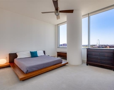 2200 Victory Avenue - Photo Thumbnail 3