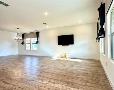 1221 James Street - Photo Thumbnail 26