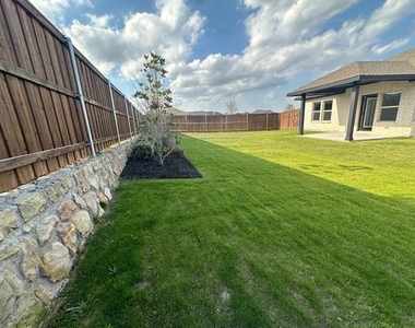 1221 James Street - Photo Thumbnail 34