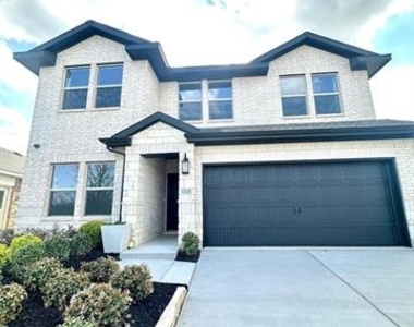1221 James Street - Photo Thumbnail 2
