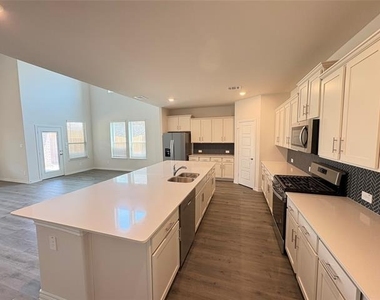 9817 Cherrywood Way - Photo Thumbnail 3
