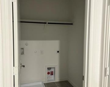 4704 Craymore Road - Photo Thumbnail 8