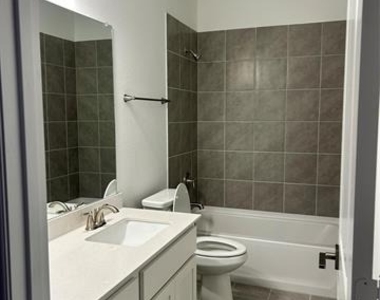 4704 Craymore Road - Photo Thumbnail 4