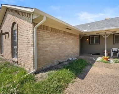 15839 El Estado Drive - Photo Thumbnail 3
