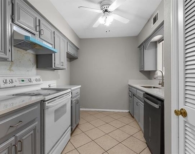 15839 El Estado Drive - Photo Thumbnail 5