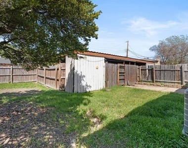 15839 El Estado Drive - Photo Thumbnail 16