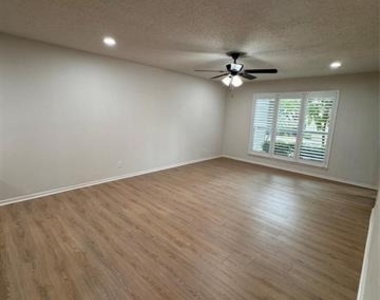 4859 Cedar Springs Road - Photo Thumbnail 14