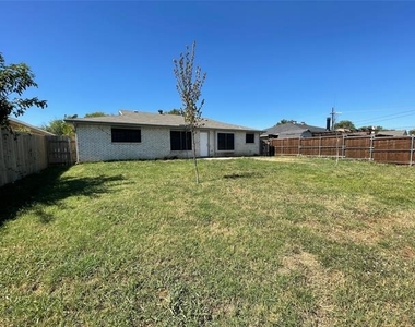 608 Coolwood Lane - Photo Thumbnail 13