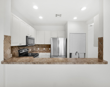 2581 Riverside Drive - Photo Thumbnail 6