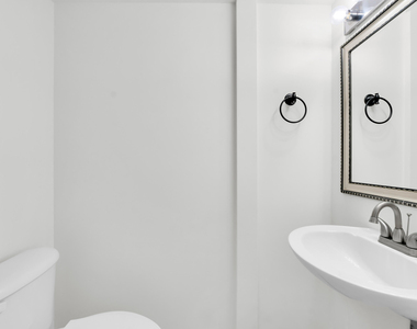 2581 Riverside Drive - Photo Thumbnail 8
