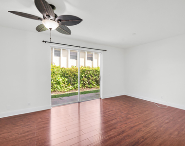 2581 Riverside Drive - Photo Thumbnail 4