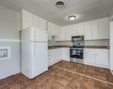 7 Pershing Drive - Photo Thumbnail 1