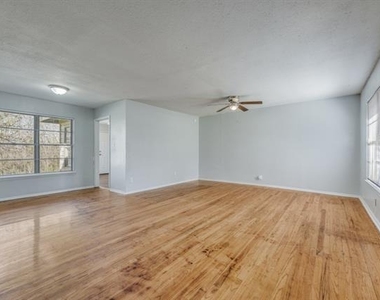7 Pershing Drive - Photo Thumbnail 2