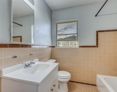 7 Pershing Drive - Photo Thumbnail 9