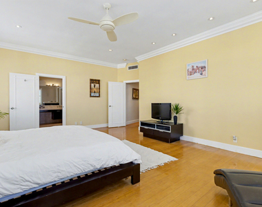 3430 Galt Ocean Drive - Photo Thumbnail 21