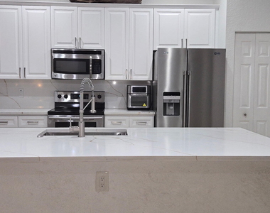 2013 Harbor View Circle - Photo Thumbnail 4