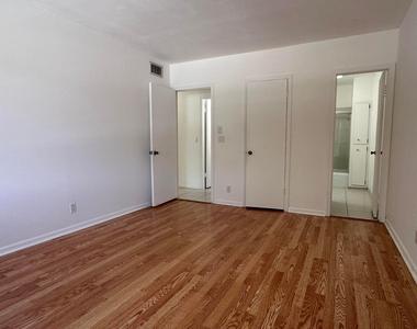 5800 Ne 22nd Way - Photo Thumbnail 3