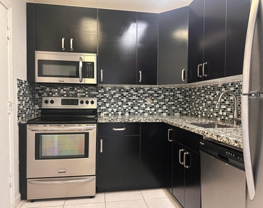 5800 Ne 22nd Way - Photo Thumbnail 5