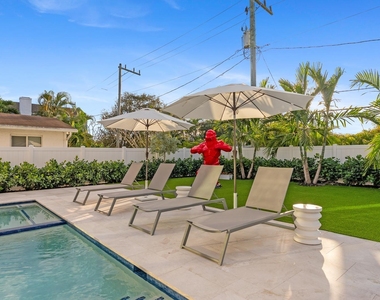 220 S Swinton Avenue - Photo Thumbnail 12