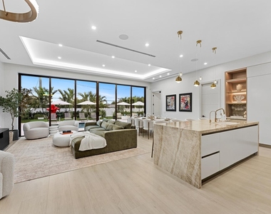 220 S Swinton Avenue - Photo Thumbnail 1