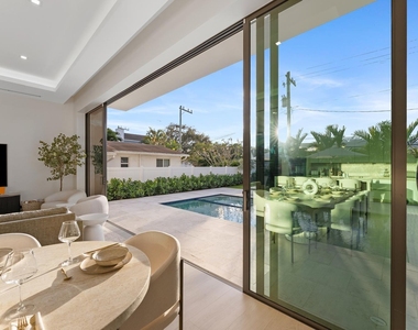 220 S Swinton Avenue - Photo Thumbnail 21