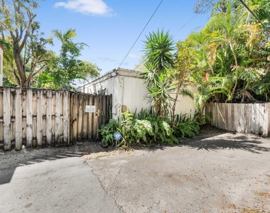 1217 Se 1st Street - Photo Thumbnail 10