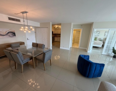 3530 Mystic Pointe Drive - Photo Thumbnail 9