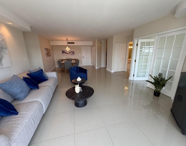 3530 Mystic Pointe Drive - Photo Thumbnail 2