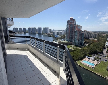 3530 Mystic Pointe Drive - Photo Thumbnail 26