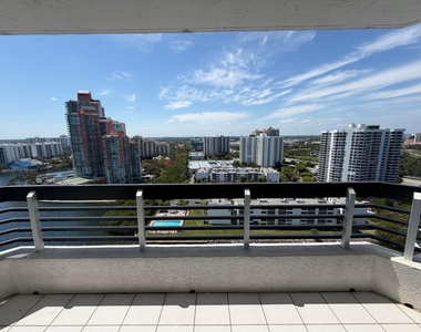 3530 Mystic Pointe Drive - Photo Thumbnail 25