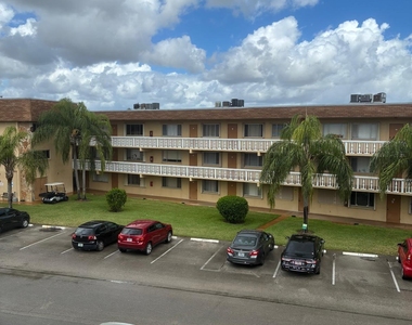 700 Village Green Court - Photo Thumbnail 12