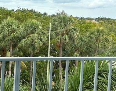 689 Ne 6th Court - Photo Thumbnail 25