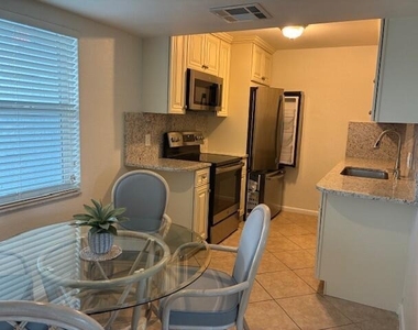 689 Ne 6th Court - Photo Thumbnail 15