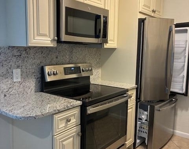 689 Ne 6th Court - Photo Thumbnail 16