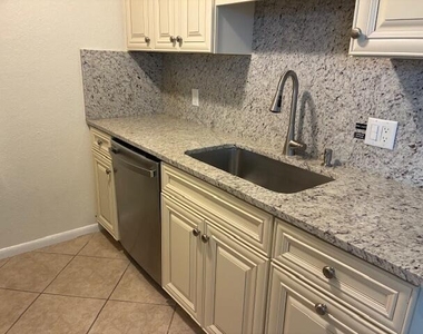 689 Ne 6th Court - Photo Thumbnail 11