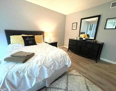 1714 Consulate Place - Photo Thumbnail 18