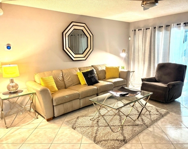 1714 Consulate Place - Photo Thumbnail 7