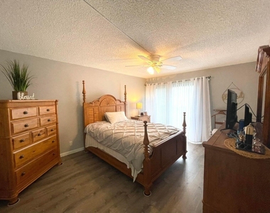 1714 Consulate Place - Photo Thumbnail 8