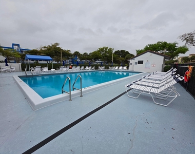 4725 Lucerne Lakes Boulevard E - Photo Thumbnail 9