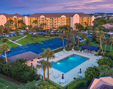 275 Palm Avenue - Photo Thumbnail 3