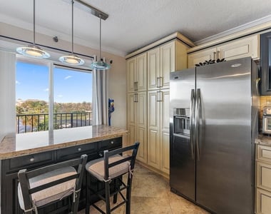 275 Palm Avenue - Photo Thumbnail 6