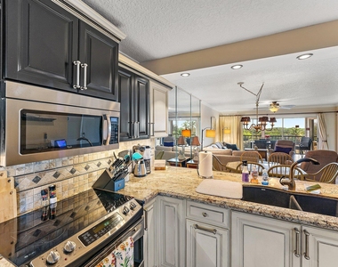 275 Palm Avenue - Photo Thumbnail 9