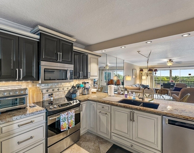 275 Palm Avenue - Photo Thumbnail 8