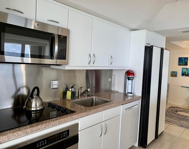 5540 N Ocean Drive - Photo Thumbnail 14