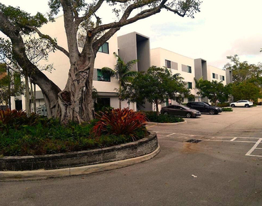 3050 Nw 68th Street - Photo Thumbnail 2