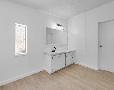 4905 Ne 2nd Way - Photo Thumbnail 14